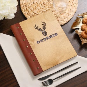 Porte-menu en bois avec fixation cuir,gravure de logo personnalisée, idéal pour restaurants, panneaux de menus et couvertures personnalisées