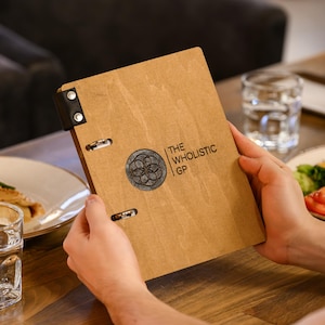 Carpeta de menú de madera, carpeta de anillas, portamenús hecho a mano, carpeta de menú de restaurante, vajilla de cafetería, carpeta de madera rústica, carpeta de menú personalizada