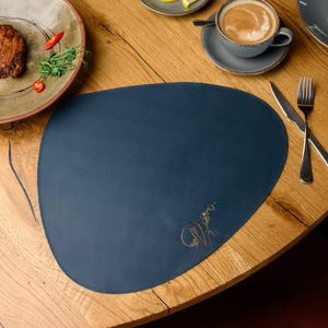 Modern Leather Table Placemats, Personalisable Oval Placemats with Logo Embossing, Customisable for Home, Restaurants Placemates