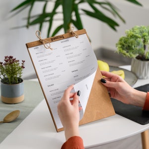 Suporte de cardápio gravado para hospitalidade, quadro de cardápio de madeira compensada, cartões de cardápio personalizados, suporte de cardápio para cafeteria, quadro de cardápio para folhas substituíveis
