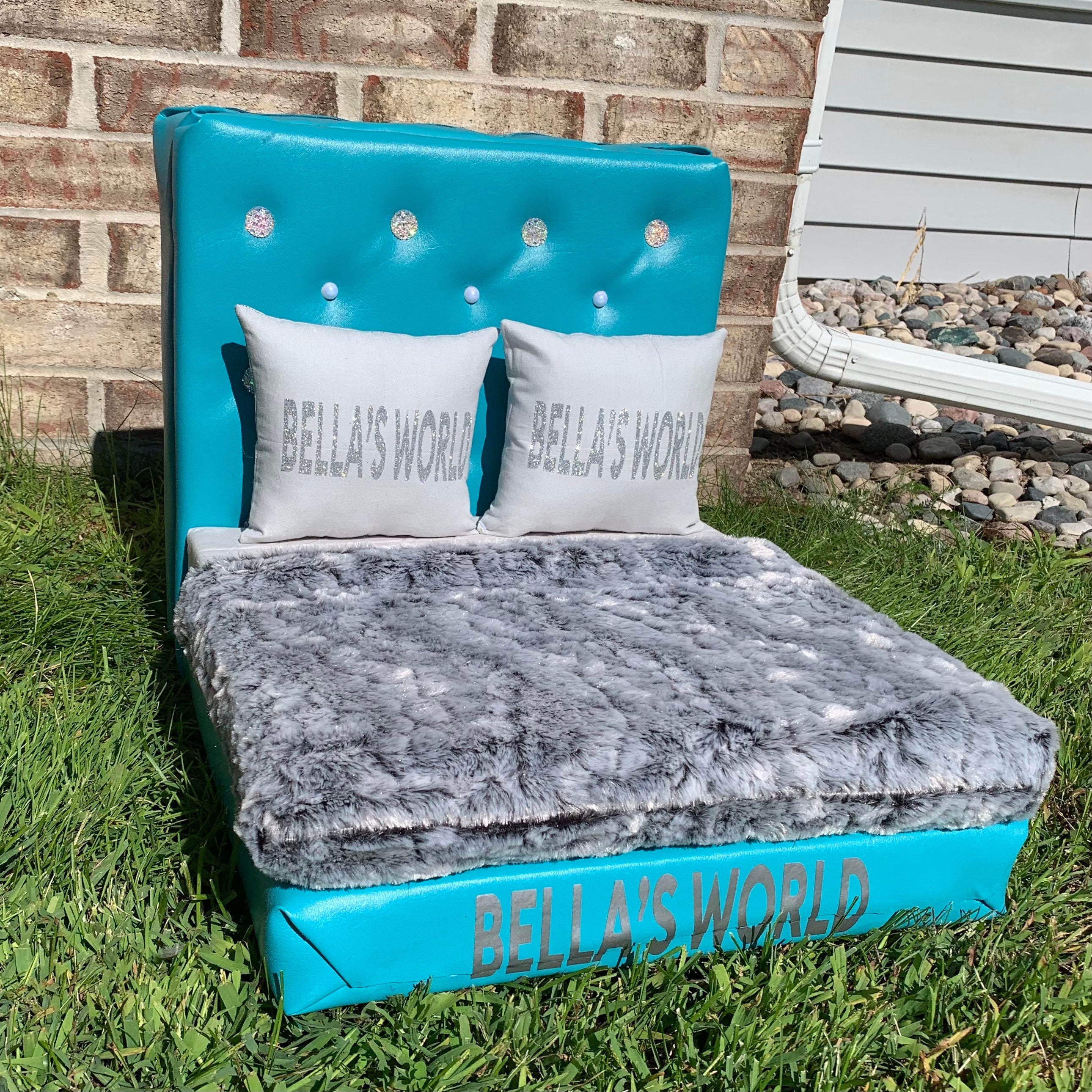 Majestic Tufted Pet Bed