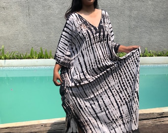 Beautiful Handmade White Black Stripes Tie Dye Batik Kaftan Homedress, Beautiful Handmade Tie Dye Cloth, Bikini Cover, Women Clothing