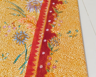 Bloemen & Fauna Kurkuma Gele Basiskleur Lawasan|Zeldzame Vintage Handgetekende Stof|Mooie Batik Tulis Motief|Batik Doek|Indonesische Batik