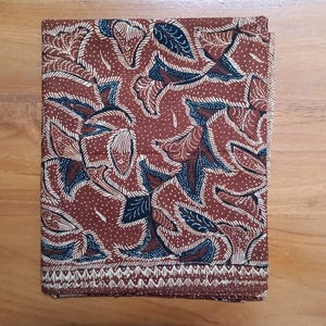 Vintage 1980s Indonesian Batik Tulis Fabric, Authentic Hand Drawn Sogan Cotton Textile, Javanese Floral Wall Art Tapestry Decor