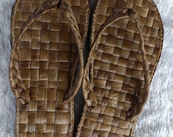 Handmade Water Hyacinth Sandals, Custom Size Boho Beach Slippers, Eco Friendly Woven Straw Flip Flops