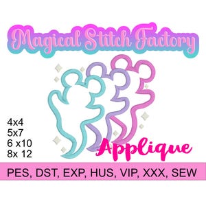 Puede incluir: Dise&ntilde;o de bordado digital con el texto Magical Stitch Factory y Applique. Tres figuras de fantasmas con forma de rat&oacute;n en azul cerceta, morado y rosa se muestran con estrellas. Se enumeran los tama&ntilde;os 4x4, 5x7, 6x10, 8x12 y los formatos de archivo PES, DST, EXP, HUS, VIP, XXX, SEW.