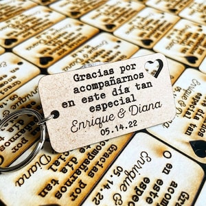 Recuerdos De Boda Wooden Keychain- Nuestra Boda recuerdos llaveros - Wedding Favors - Mis 15 recuerdo - Recuerdo de quinceanos -