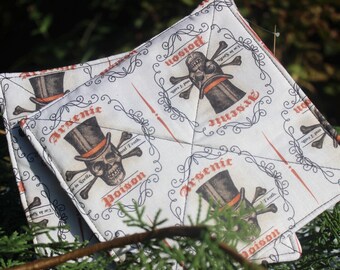 Handmade Halloween Potholders – Quilted Cotton Hot Pads with Insul-Brite, Fall Kitchen Accessories, Hostess Gift Set of 2
