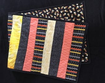 Fall Table Runner | Quilted Halloween Table Decor  Thanksgiving Table Topper Farmhouse Dining Room Accent | Reversible Fabric Runner|