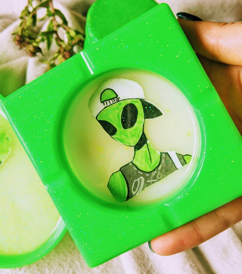 Glow in the Dark Alien Rolling Tray Set Etsy