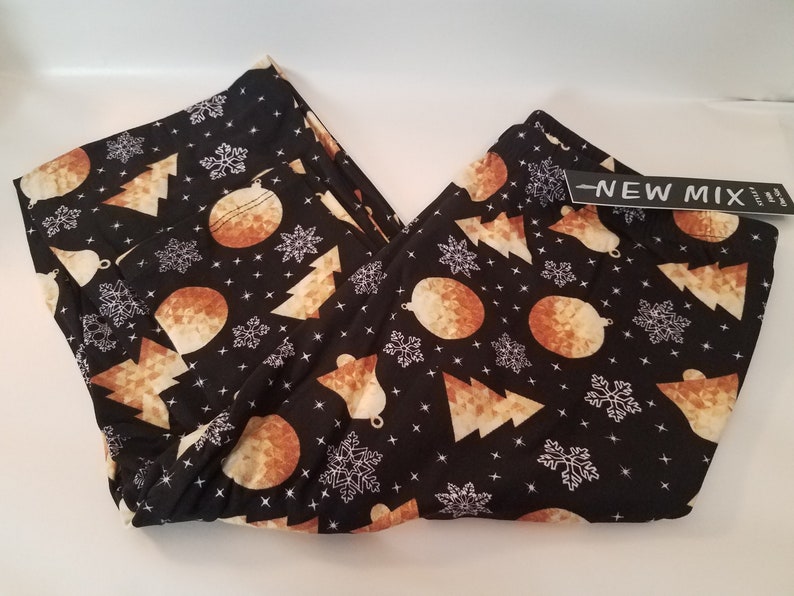 Antique Christmas Themed Women/'s Black Leggings One Size /& Plus Size NEW