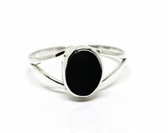 Natural Black Onyx Ring, 925 Sterling Silver Ring, Black Onyx ring, Simple Onyx Ring,Dainty Ring, Oval Gemstone Ring For Women, Onyx Ring