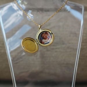 Custom Locket, Lockets, Personalized Lockets, Locket Necklace, Personalized with Photo - by CupcakeCustomLockets Anniversary Gift