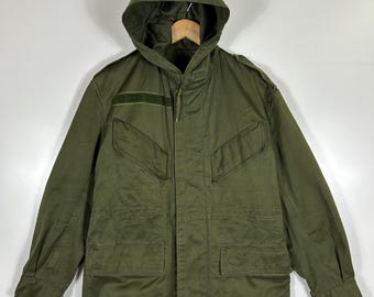Vintage militaire parka uit 1982 – olijfgroene veldjas, maat L
