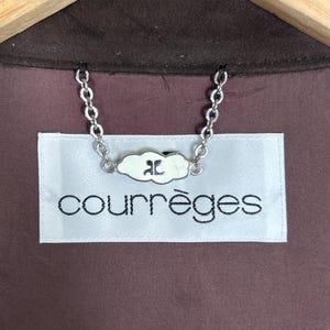 veste vintage en laine et soie Courrèges Paris | Manteau boutonné minimaliste moutarde image 9