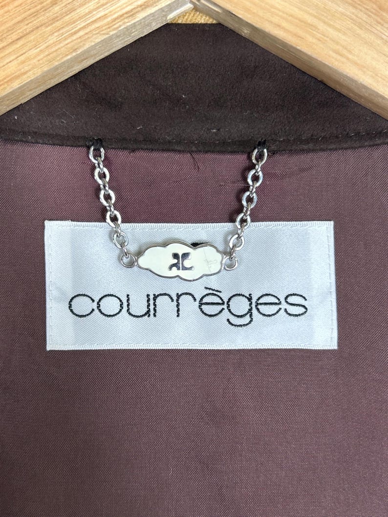 veste vintage en laine et soie Courrèges Paris | Manteau boutonné minimaliste moutarde image 9