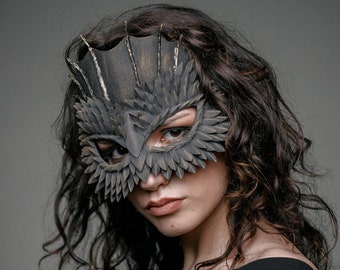 Masquerade mask dragon scales black with a golden tint for Halloween, parties, clubbing, cosplay