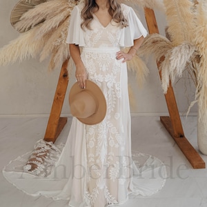 Boho Flutter Sleeve Wedding Dress Floral Lace Dress Wedding Rustic Embroidered Wedding Gown Fairy A Line Bridal Dress Vintage Dress Bride