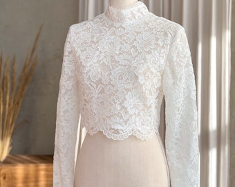 Boléro de mariage en dentelle à col haut et manches longues, haut de mariée boutonné au dos, haut de mariée en dentelle festonnée, veste de mariée bohème