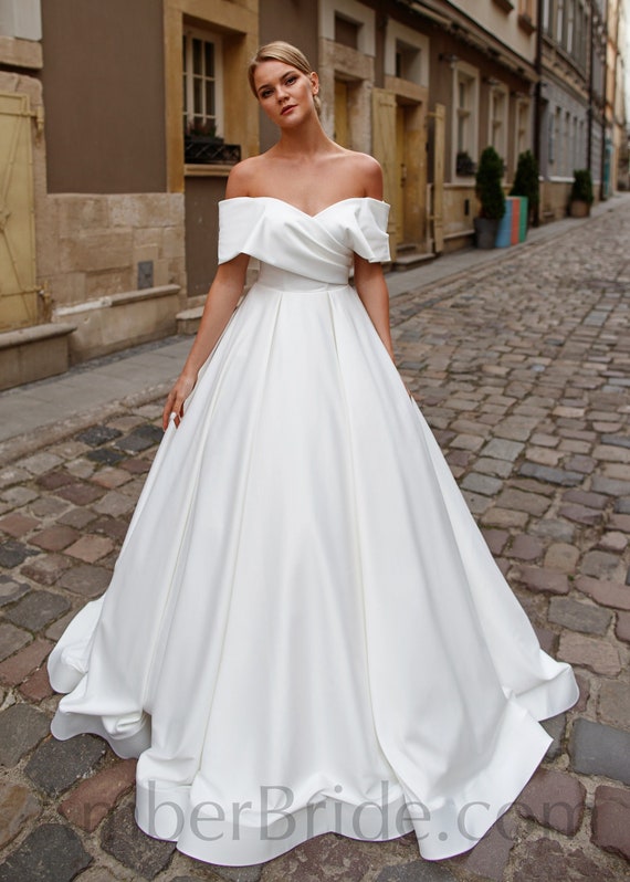 Off The Shoulder Wedding Dress, Modest Wedding Dress White Ball Gown, Off Shoulder Wedding Dress, Satin Strapless Wedding Gown, Satin Dress