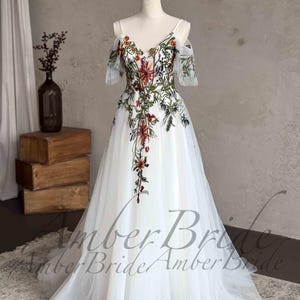 Colorful Floral Wedding Dress Embroidered Hippie Bridal Dress Wildflower Rustic Dress Wedding A Line Detachable Flutter Sleeve Wedding Gown