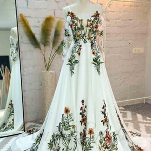Floral Colorful Wedding Dress Embroidered Wildflower Bridal Dress Off Shoulder A Line Dress Wedding Lace Flowers Wedding Gown Rustic