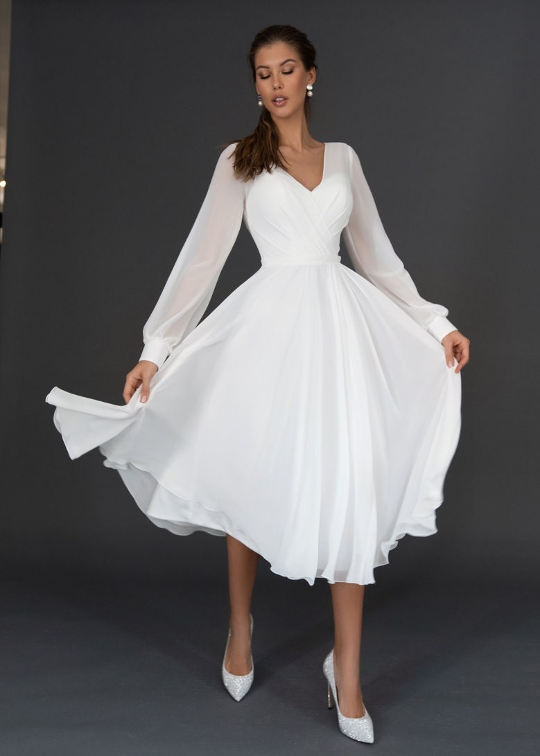 Elegant Short Wedding Dresses with Long Sleeves: Timeless Bridal Elegance