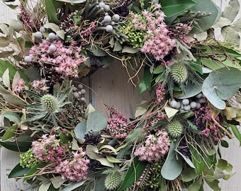 Herbstkranz mit Eucalyptus und Disteln, Naturkranz Tür und Wand, Romantischer Türkranz handgebunden, Naturdeko, Tischkranz zum eintrocknen