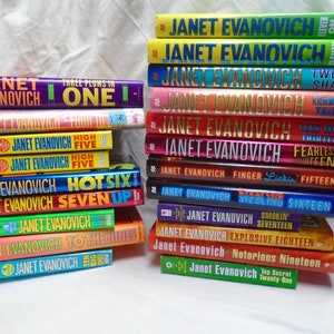 Janet Evanovich Books, Stephanie Plum, Hardcovers & Paperbacks, Your Choice, Some As Is, READ DESCRIPTIONS CAREFULLY!