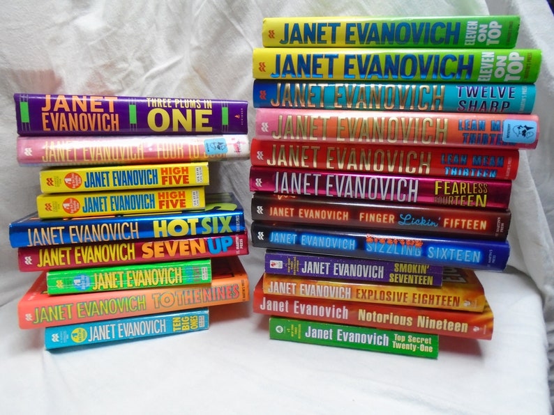 Janet Evanovich Books, Stephanie Plum, Hardcovers & Paperbacks, Your Choice, Some As Is, READ DESCRIPTIONS CAREFULLY image 1