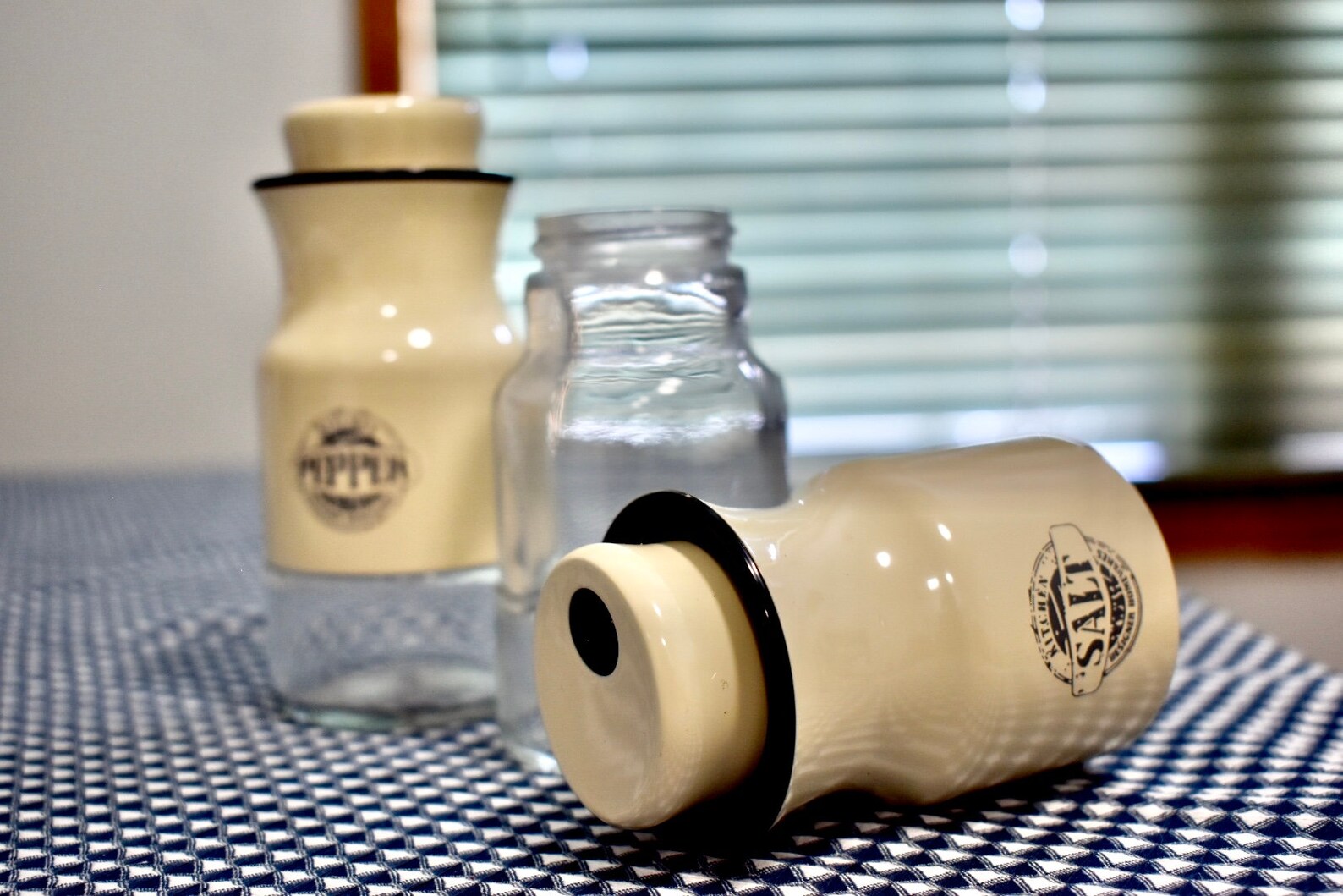 Salt and Pepper Shakers With 3 Adjustable Pour Holes Elegant Etsy