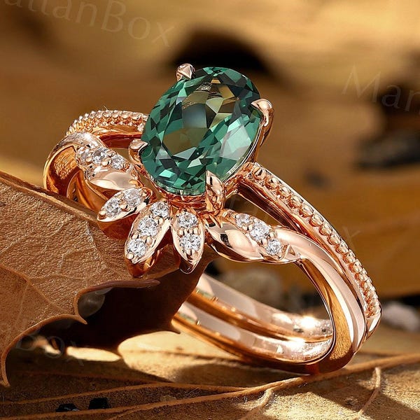 Vintage Oval Lab Grüner Saphir Verlobungsring - Roségold Natur inspiriert Ring Set - Diamant Blatt gebogene Ehering von ManhattanBox