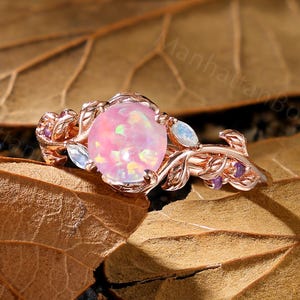 Boho Pink Opal Verlobungsring - Natur inspirierte Mondstein & Amethyst Ehering - 18K Roségold Blatt Versprechen Ring von ManhattanBox