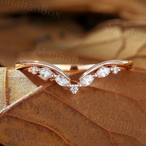 Chevron Wedding Band - Rose Gold V Shape Ring - Art Deco Diamond Ring by ManhattanBox
