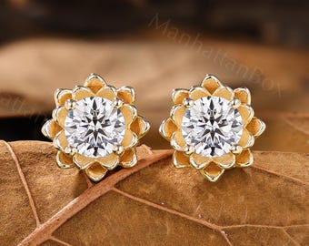 Floral Sunburst Stud Earring - Vintage Flower Jewelry - Wedding Gift for Her by ManhattanBox