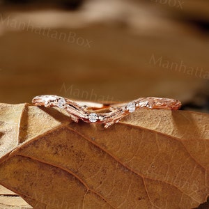 Wild Twig round cut diamond wedding ring unique curved wedding band Nature inspired delicate prong set ring anniversary promise bridal band