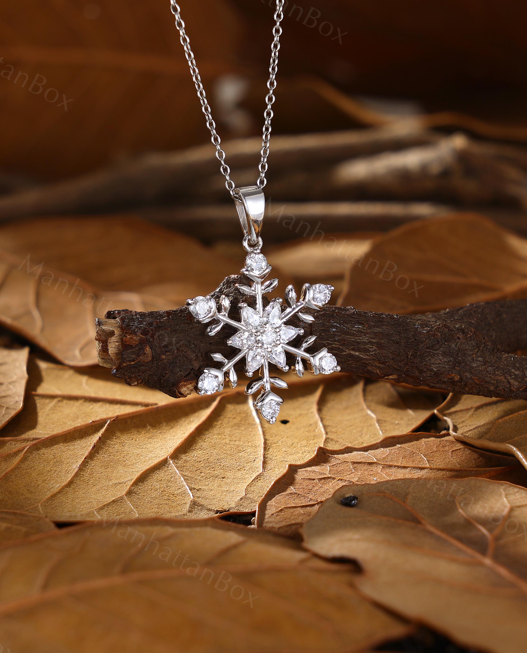 FUNKY DIAMANTE SNOWFLAKE EARRINGS CUTE FESTIVE XMAS CHARM PENDANT FASHION GIFT