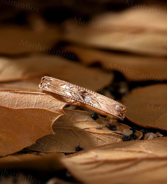 Vintage & nature inspired halo engagement ring