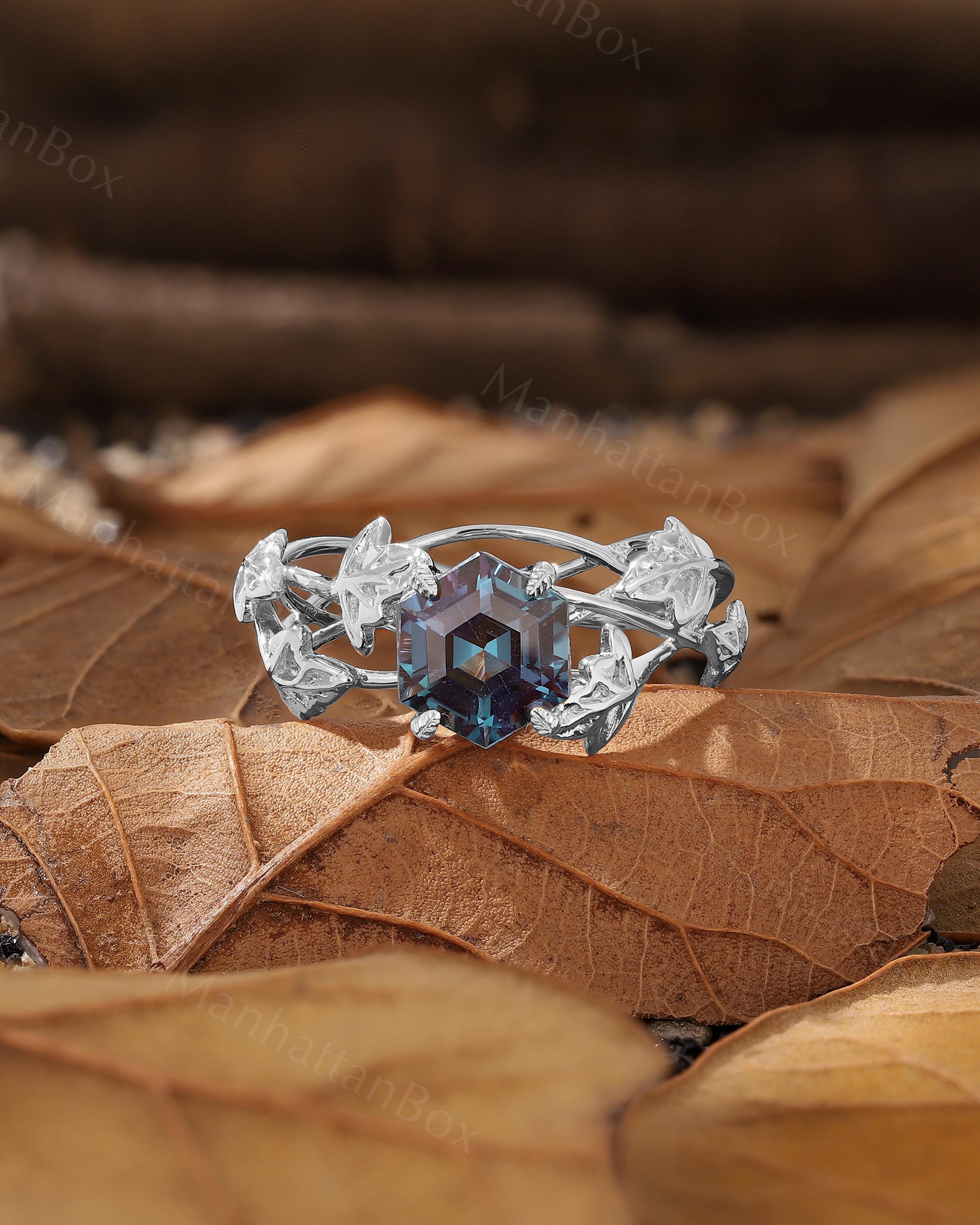アスティエ　クリスマスオーナメント　ENGAGEMENT RING Hexagon Cut Alexandrite Engagement Ring - 18K Rose Gold Ivy Vine