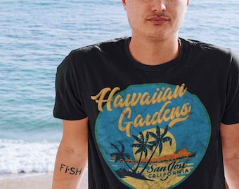 Tiki Bar T-Shirt / Hawaiian Gardens / Surfer Style / 1960s Americana Beach Bar Sign / Polynesian Style / Summer Vacation Tee