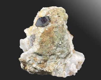 Cristal anatase sur matrice, avec quartz et albite, district de Kharan, région du Baloutchistan, Pakistan. 4 cm, roches, minéraux et cristaux