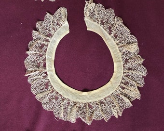 Antique Lace Collar and Cuffs