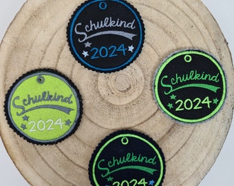 Schulkind 2024, Anhänger für Schultüte, Button