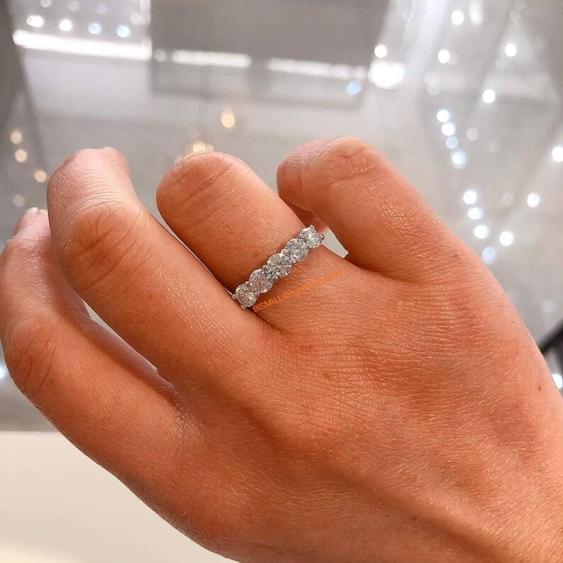 100/% Moissanite Gemstone Ring Moissanite size 3mm Round 92.5 Silver 10k Gold 14k Gold 18k Gold Anniversary Gift. Birthday Gift Women/'s