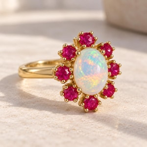 Vintage Opal Cluster Ruby Ring - Rosa Ruby Halo Vigselring - Unik Eld Opal Halo Ruby Förlovningsring - 14k Guld Bröllop Opal Ruby Löftesring