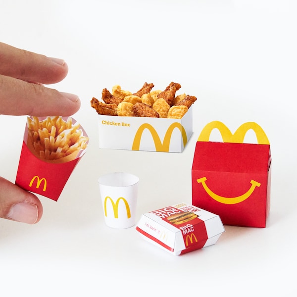 Mini geschnittene Donuts-Speisekarte, Big Mac, Pommes und Happy Meal zum Ausdrucken