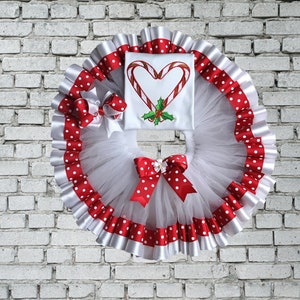 Conjunto navideño para niña, camiseta con estampado de bastón de caramelo, tutú con lazo, conjunto de lunares rojos, conjunto para fiesta navideña, camiseta personalizada, camiseta bordada. imagen 7