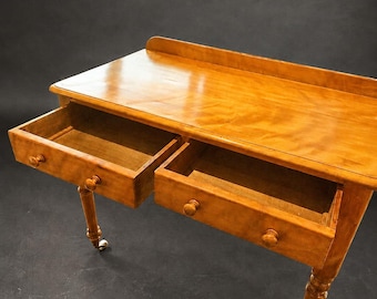 Viktorianischer Schreibtisch aus Satin Birke