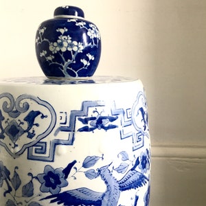 Antique Chinese blue & white ginger jar