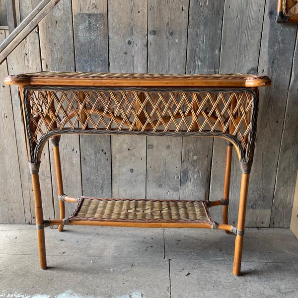 Mesa de console vintage de vime com 2 andares
